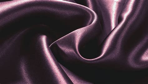  Silk: A Luxurious Textile Fiber Perfect for Fashion and Home Decor!